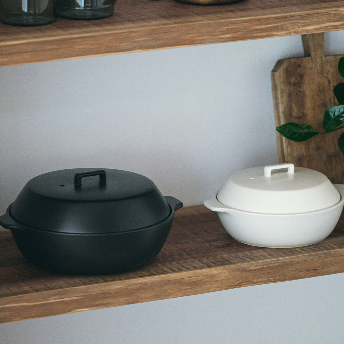 Kinto KAKOMI ceramic pot 2.5L, white