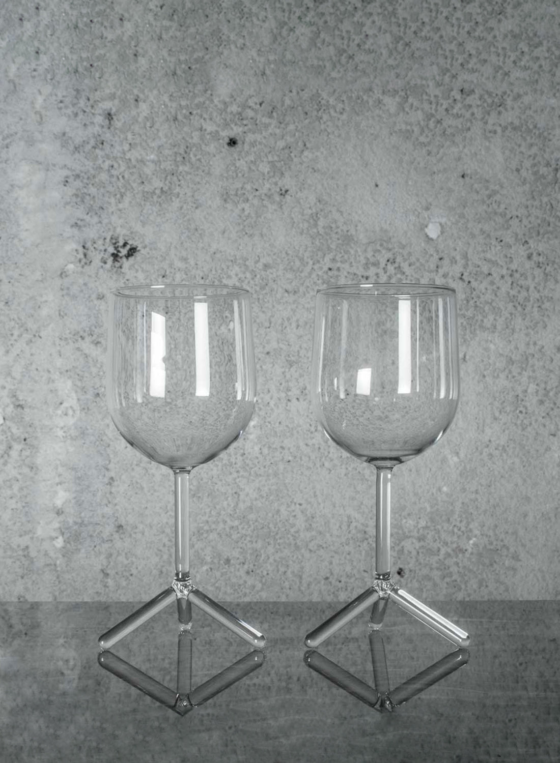 Maarten Baptist Tripod White Wine Glass