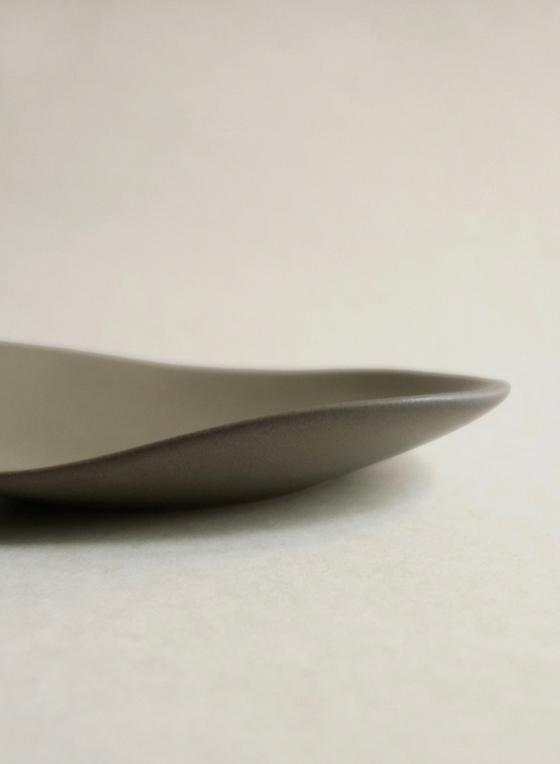 NR Ceramics Small Pebble Plate, forest green