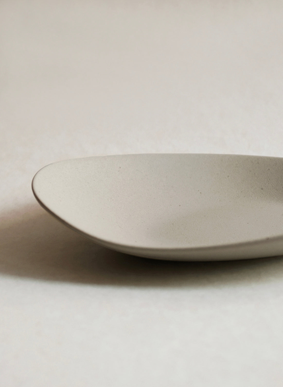 NR Ceramics Medium Pebble Plate, soil beige