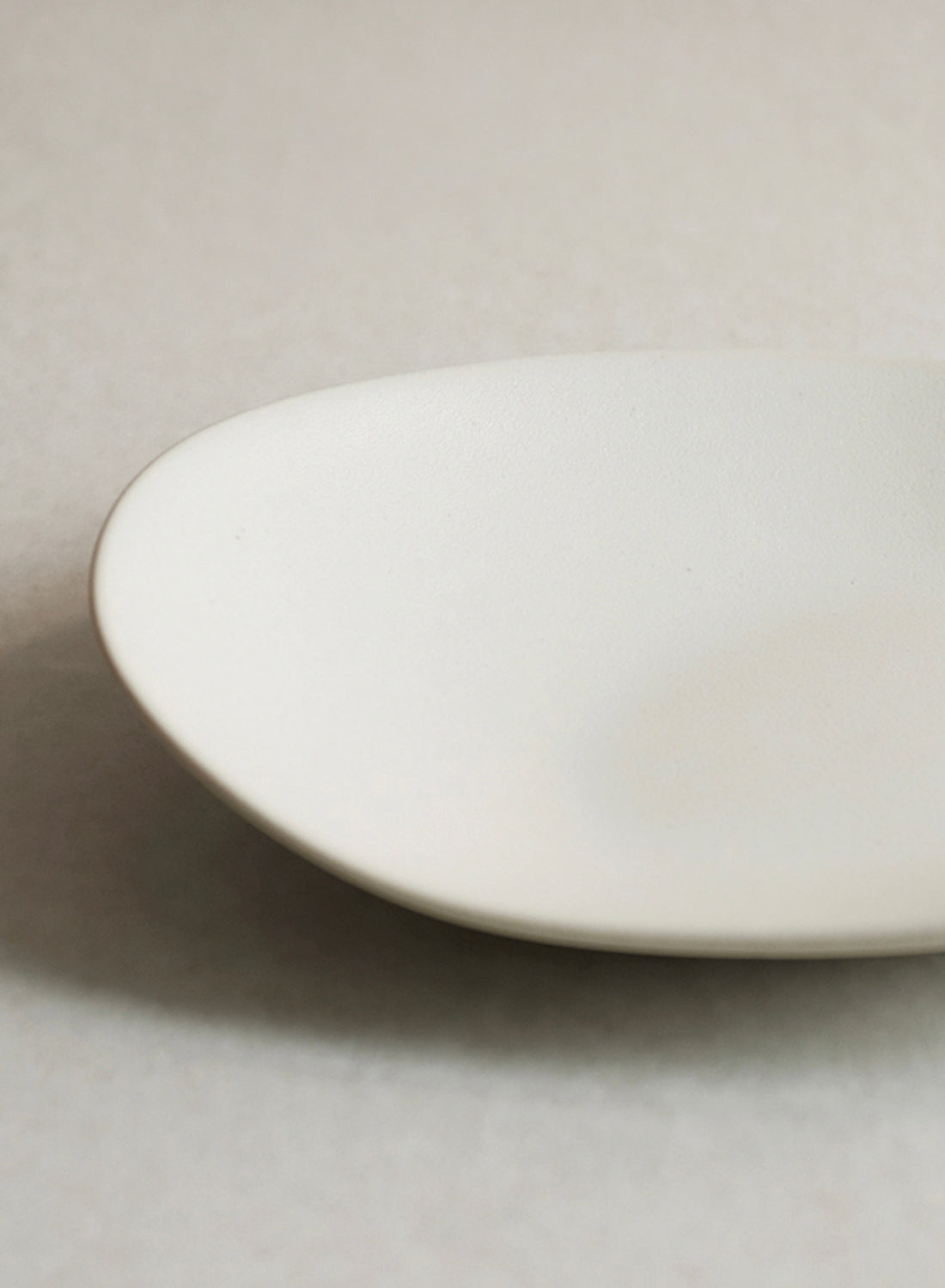 NR Ceramics Medium Pebble Plate, stone white