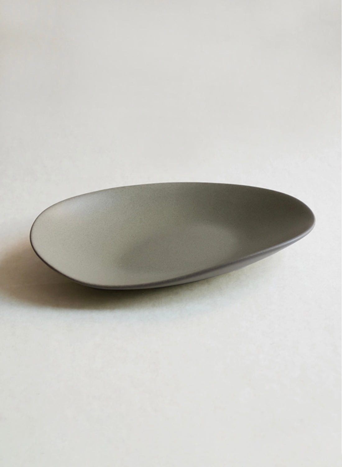 NR Ceramics Medium Pebble Plate, forest green