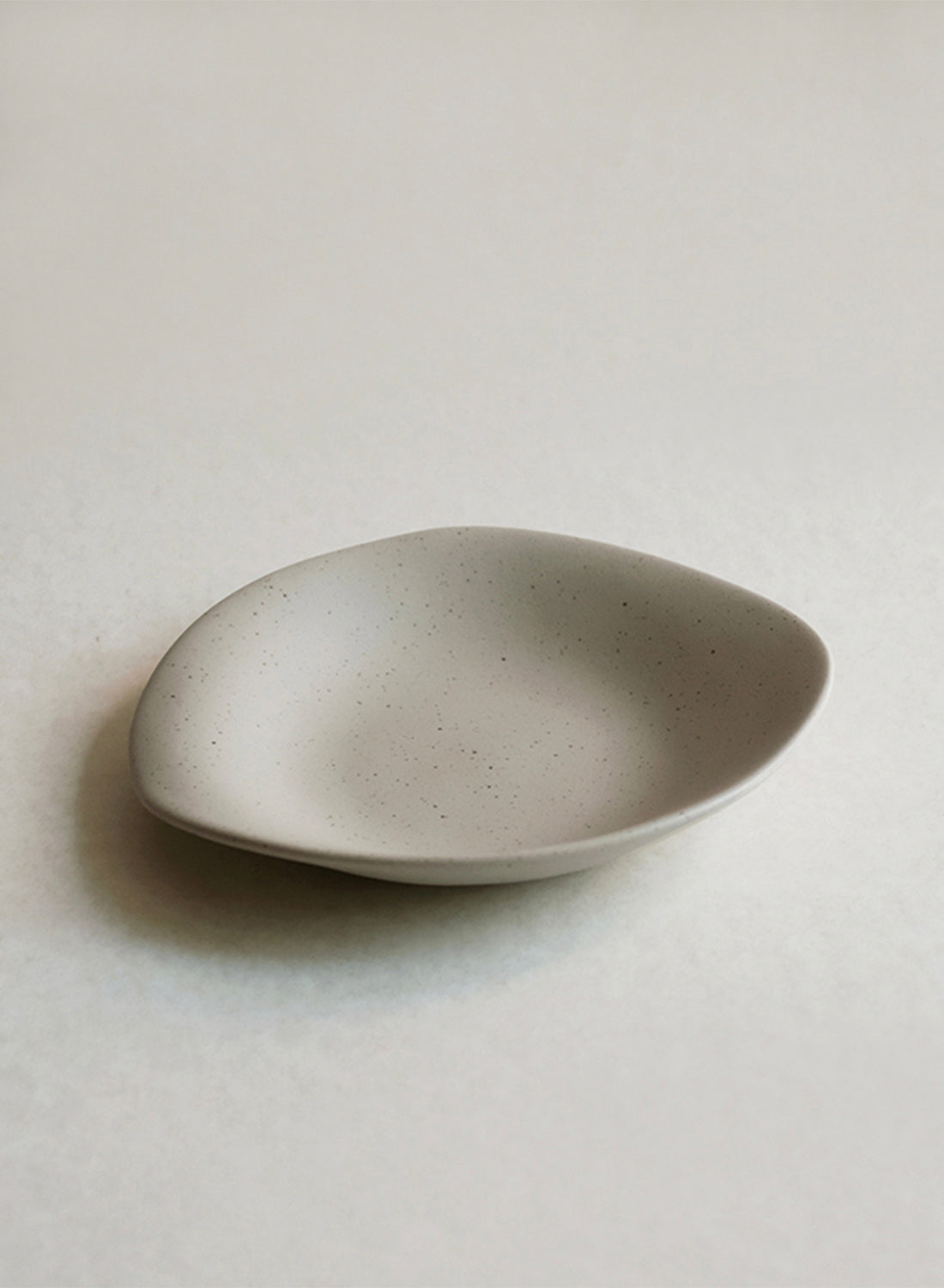 NR Ceramics Large Dessert Plate, soil beige