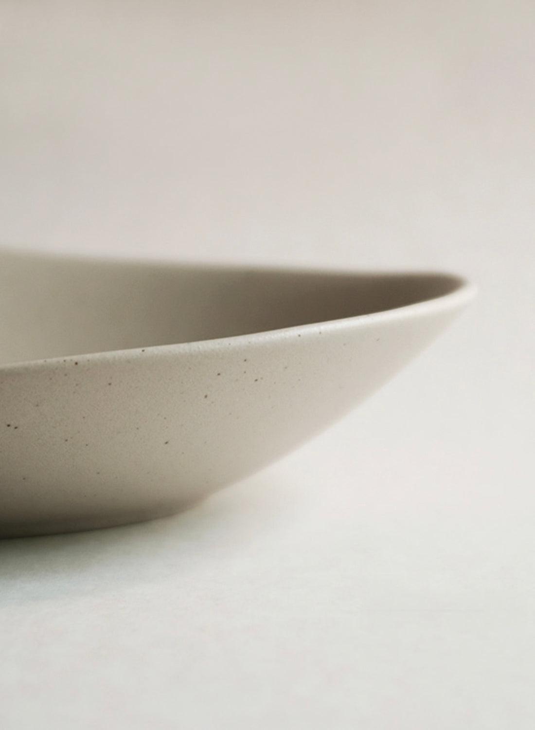 NR Ceramics Oval Bowl, soil beige