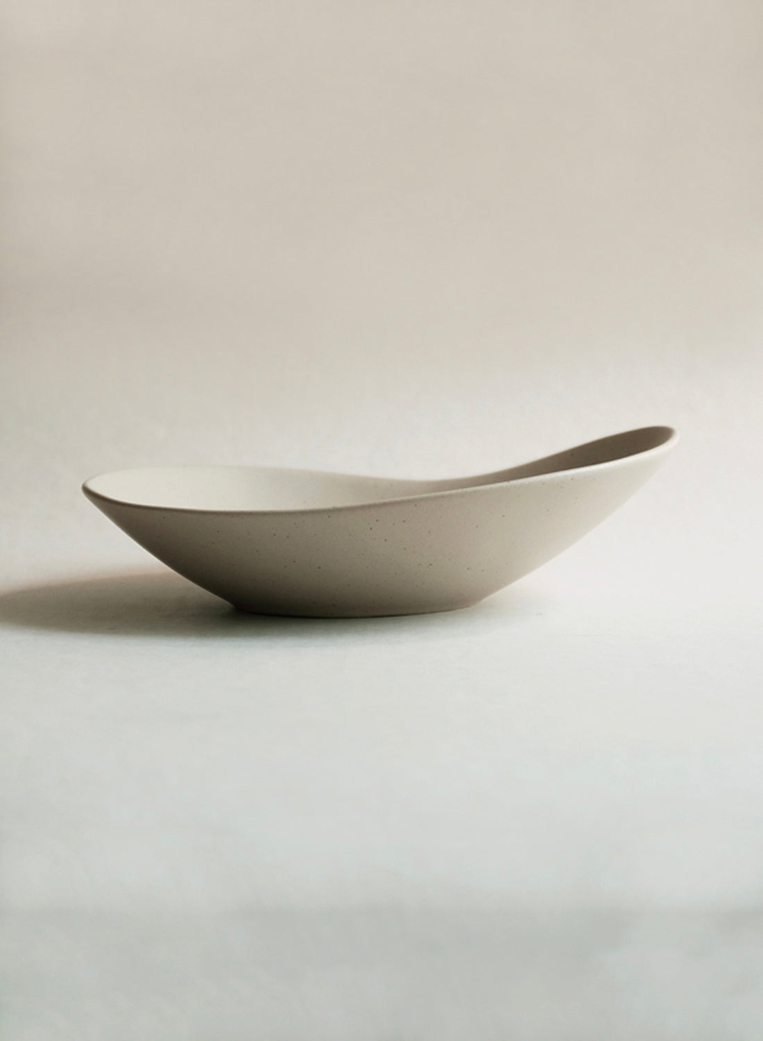 NR Ceramics Oval Bowl, soil beige