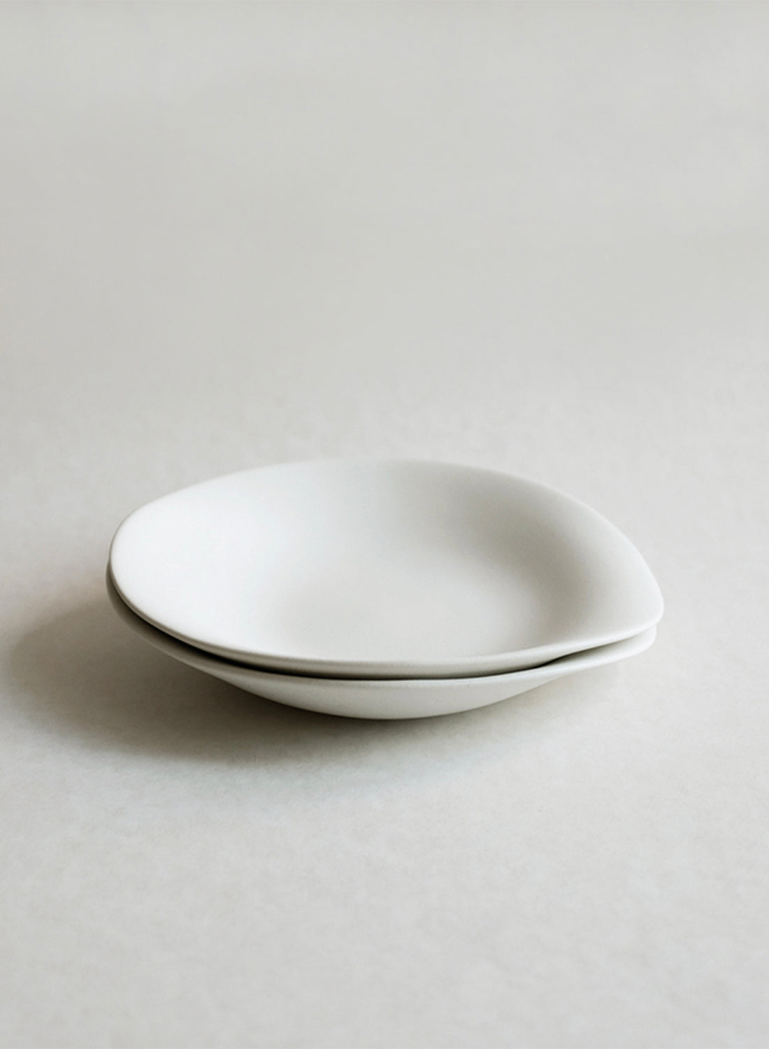 NR Ceramics Large Dessert Plate, stone white