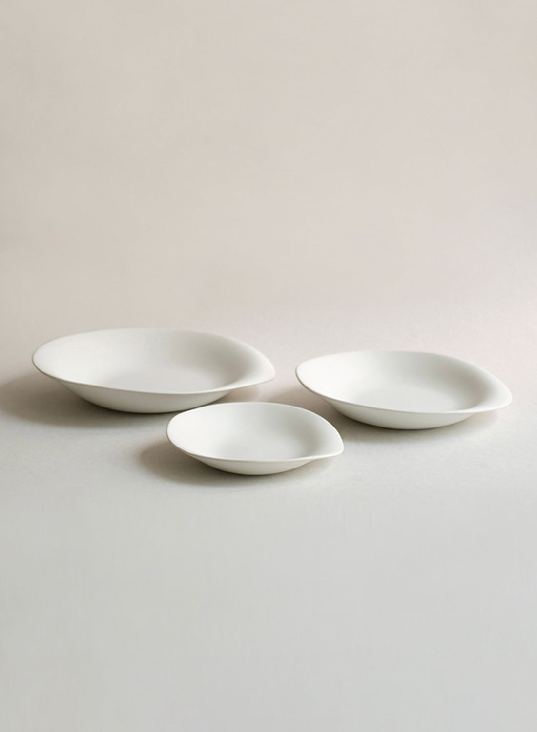 NR Ceramics Large Dessert Plate, stone white