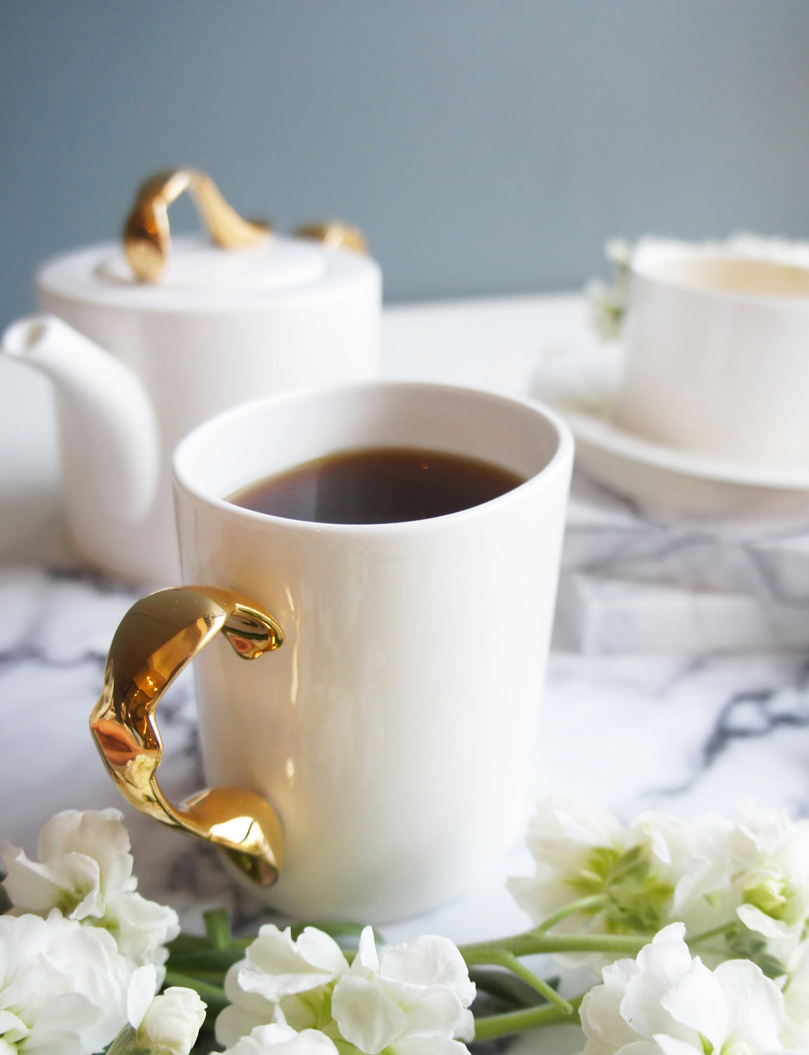 Twig Cutlery Oval Mug with Gold Handle