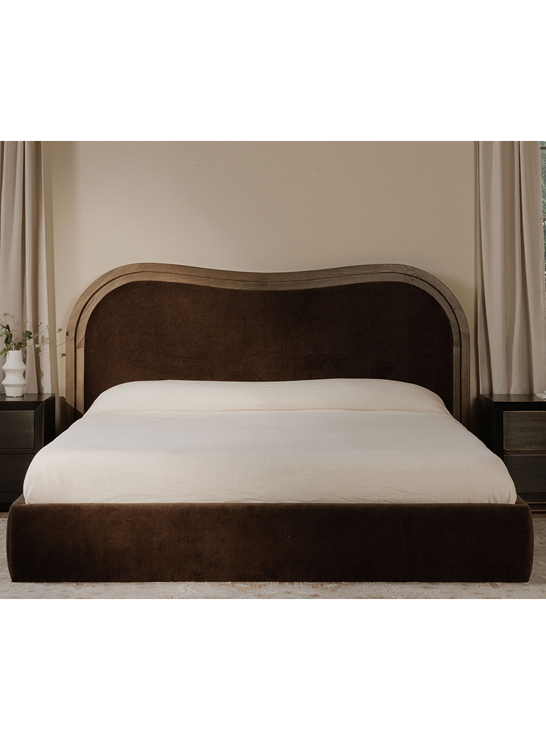 Ithariel King Bed,Warm Brown