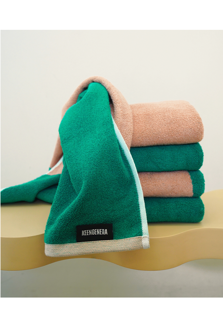 Keengenera Dawn Towel, Novel