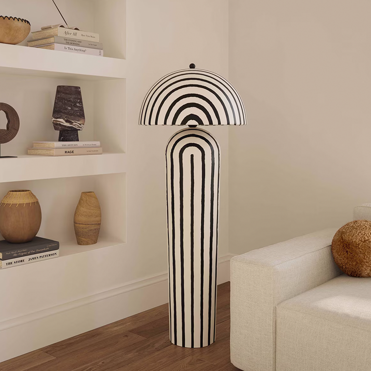 Mai Mache Floor Lamp, Black
