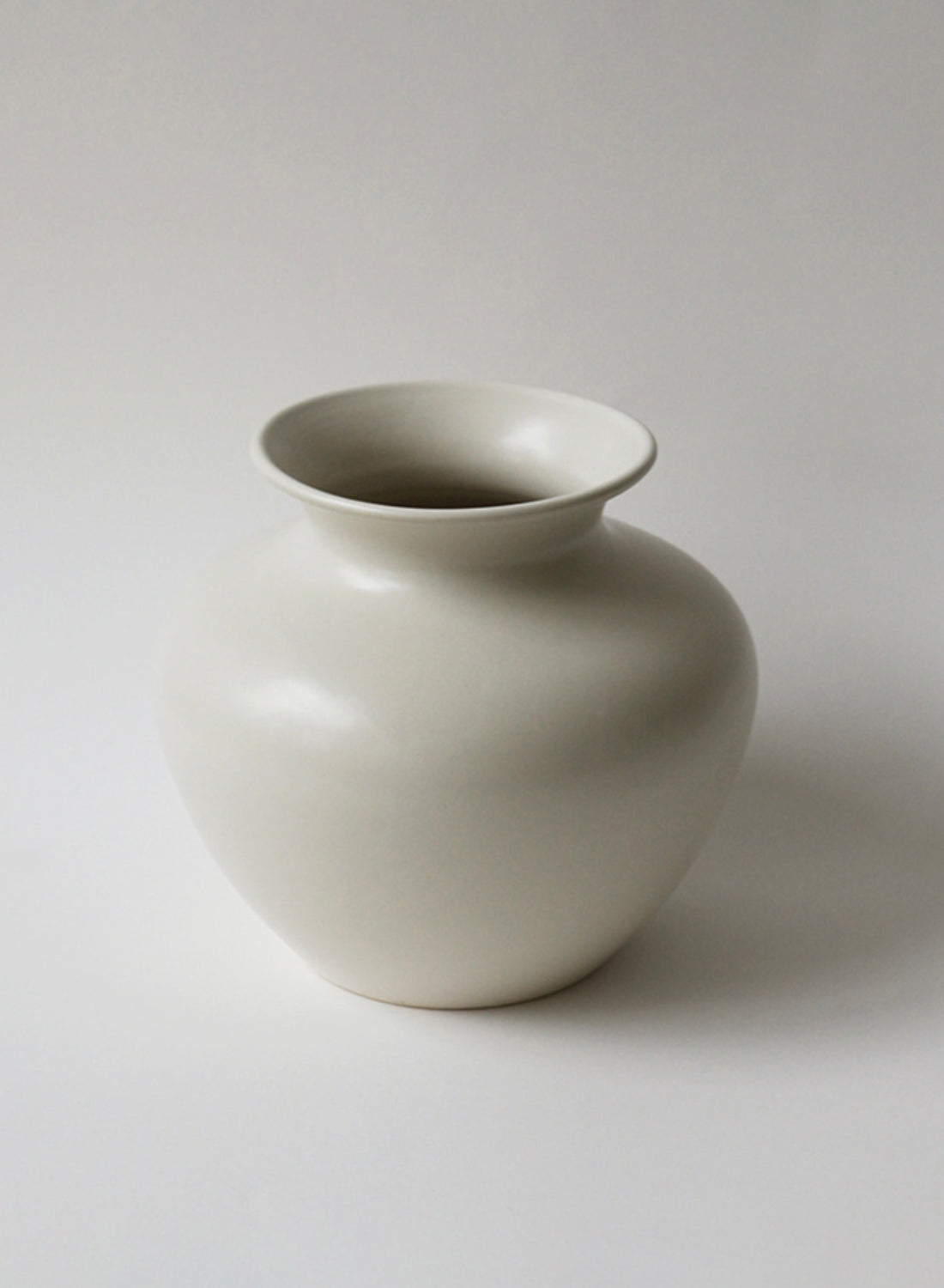 NR Ceramics Large Round Vase, Fog