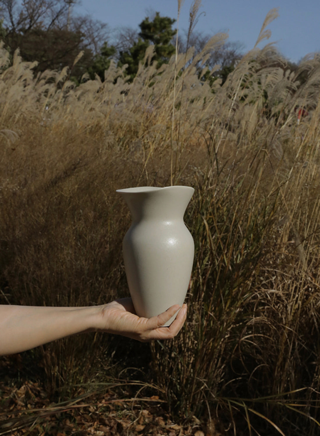 NR Ceramics Y Vase, soil beige