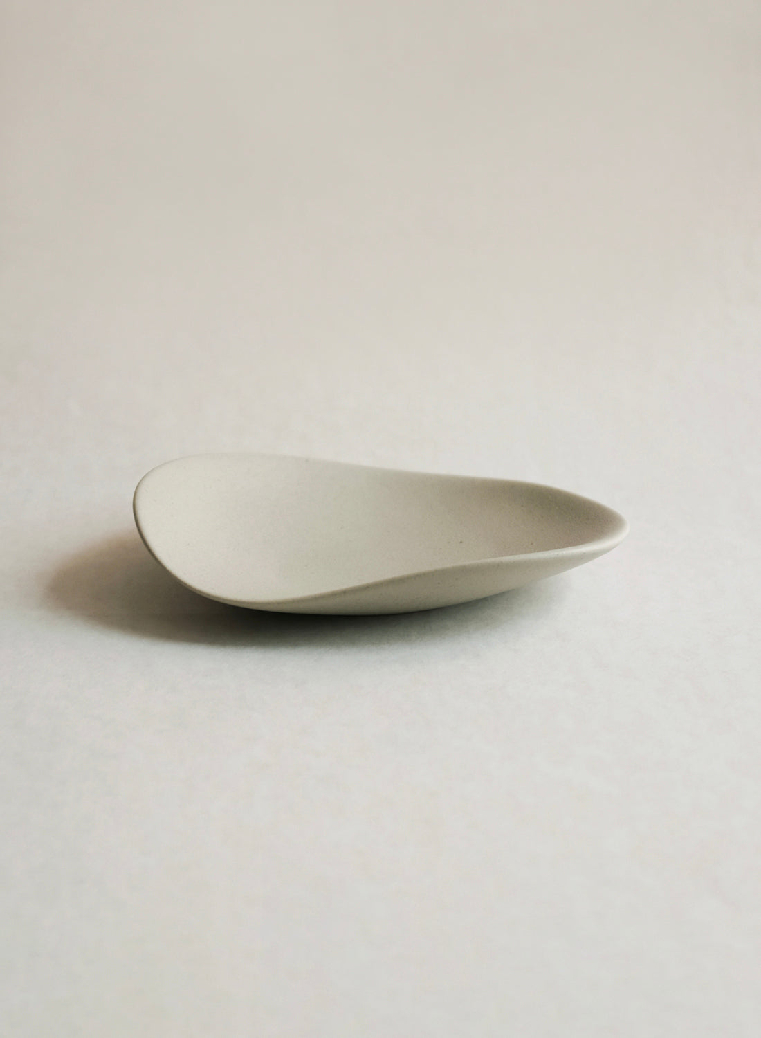 NR Ceramics Small Pebble Plate, soil beige