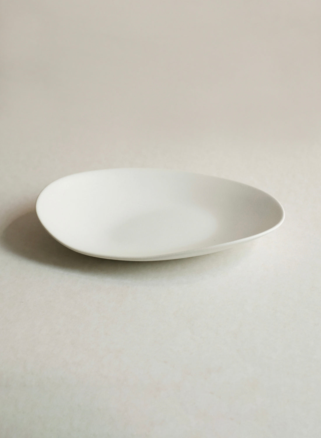 NR Ceramics Medium Pebble Plate, stone white