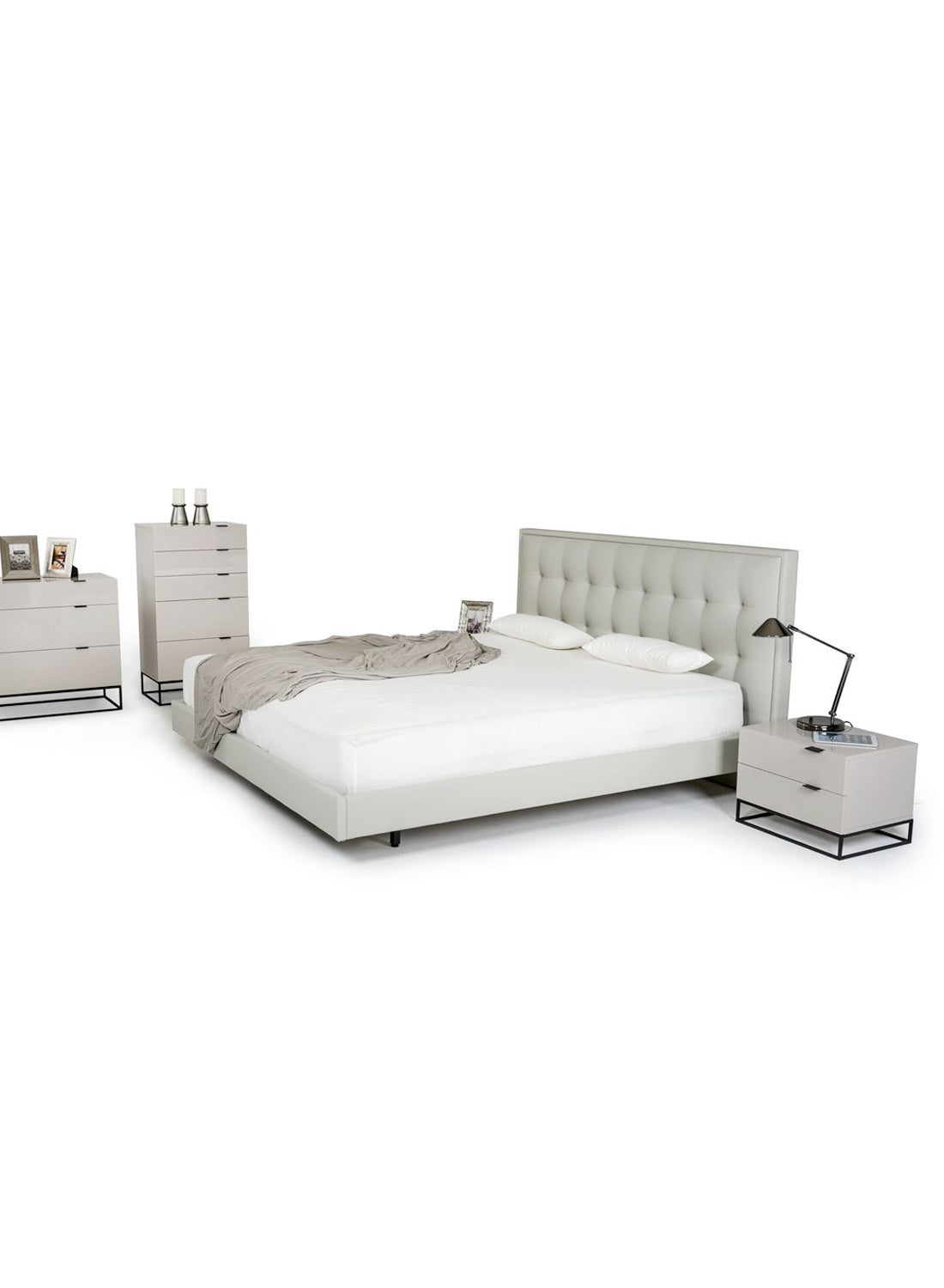 Domus Modern Bed