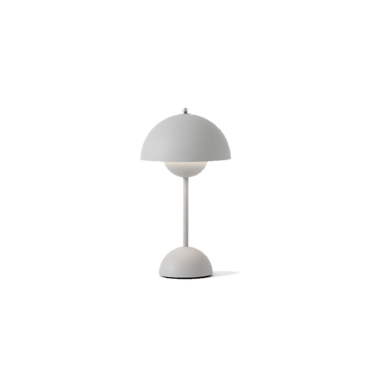 &Tradition Flowerpot VP9 Table Lamp