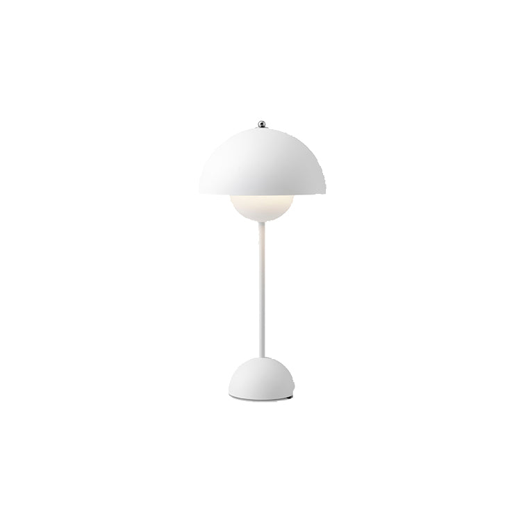 &Tradition Flowerpot VP3 Table Lamp