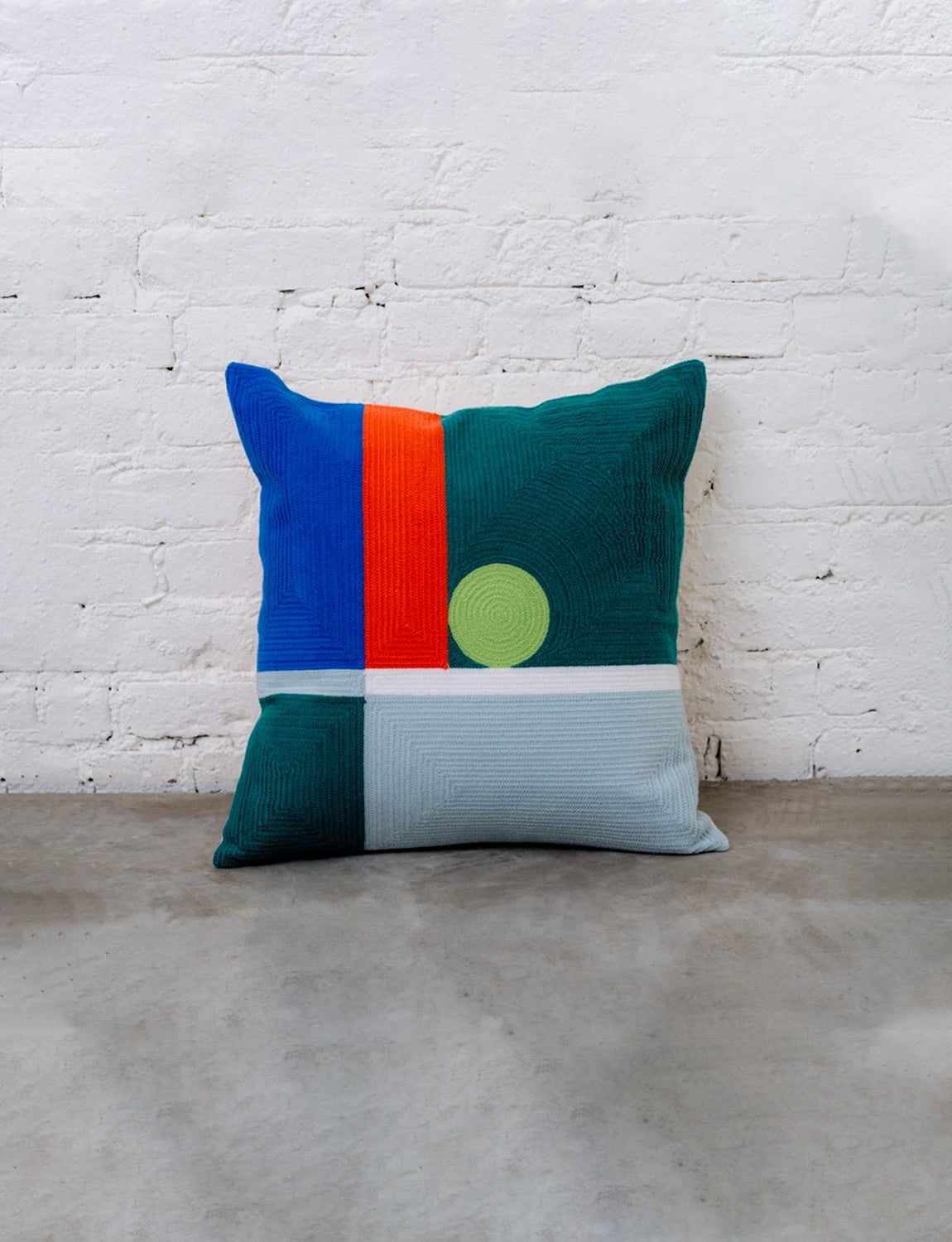 Dusen Dusen Pillow, dot